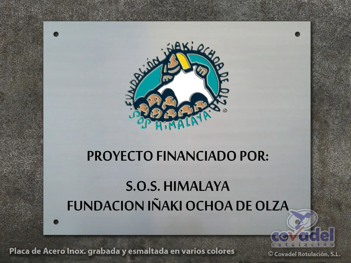 Placa-Acero-Fundacion-Inaki-Ochoa.webp
