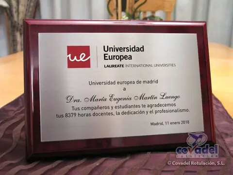 Placa-Conmemorativa-Homenaje-Acero.webp